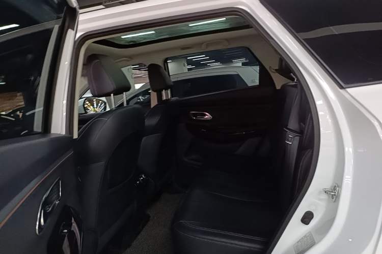 Used CHANGAN OSHAN X7 2020 1.5T Automatic Luxury Version Left Rear Seat