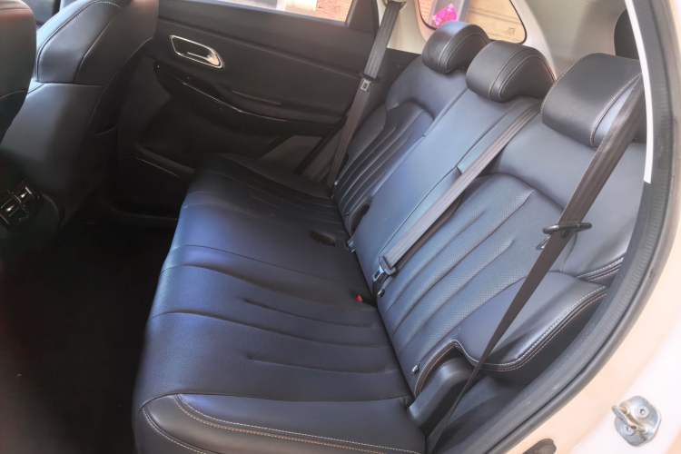 Used CHANGAN OSHAN X7 2020 1.5T Automatic Parking with Facial Recognition – Spacey & Carefree Edition Left Rear Seat