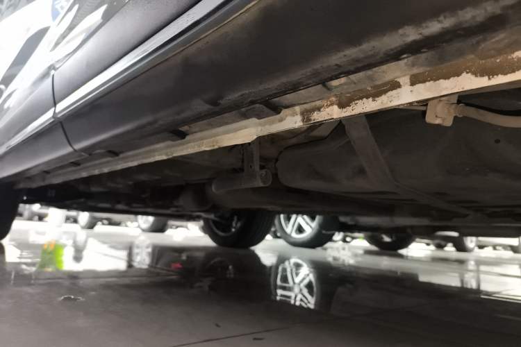 Used CHANGAN OSHAN X7 2020 1.5T Automatic Luxury Version Left Side Sill