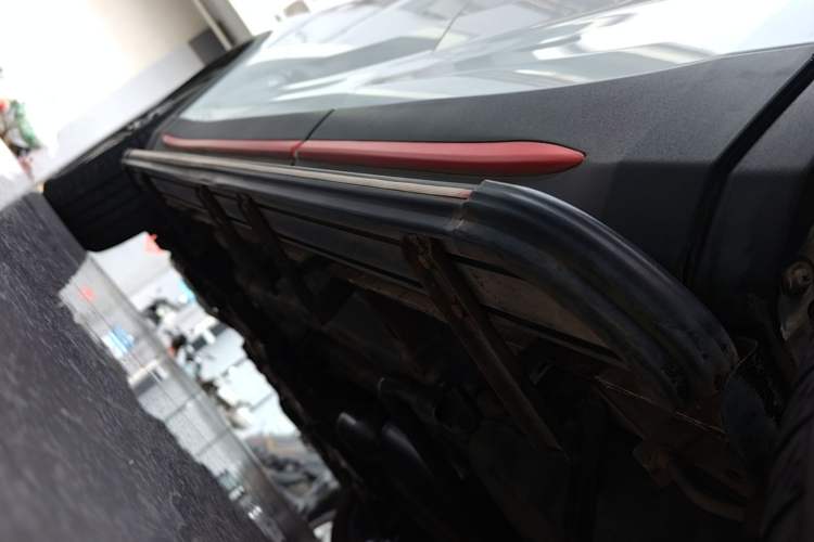 Used CHANGAN OSHAN X7 2020 1.5T Automatic Luxury Model Left Side Sill