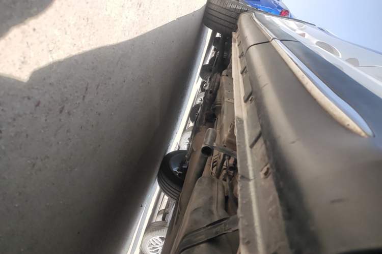 Used CHANGAN OSHAN X7 2020 1.5T Automatic Parking with Facial Recognition – Spacey & Carefree Edition Left Side Sill