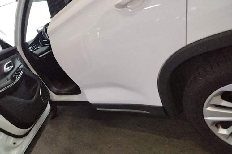 Used CHANGAN OSHAN X7 2020 1.5T Automatic Elite Edition Left Side Sill