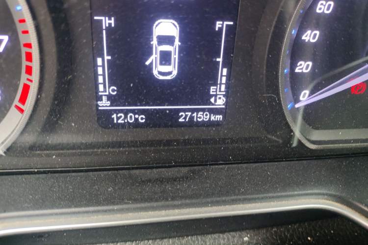 Used CHANGAN OSHAN X7 2020 1.5T Automatic Luxury Model Odometer Close Up