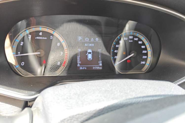 Used CHANGAN OSHAN X7 2020 1.5T Automatic Luxury Version Odometer Close Up