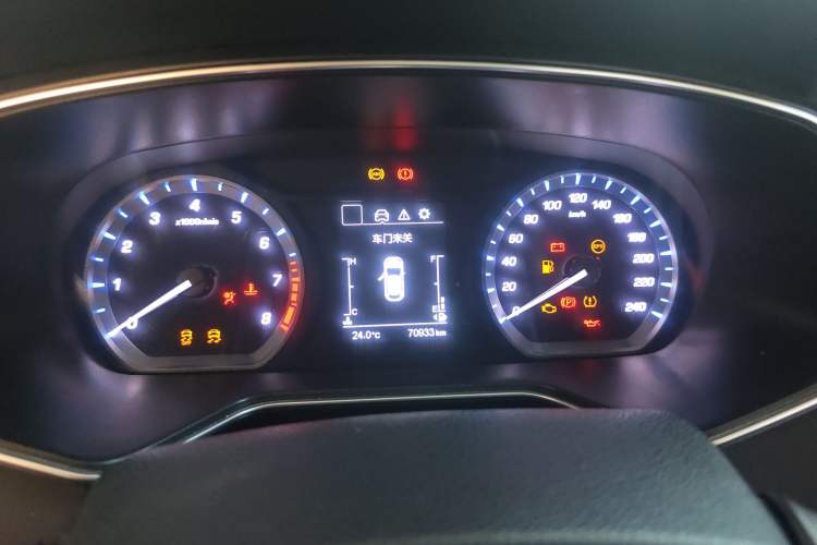 Used CHANGAN OSHAN X7 2020 1.5T Manual Luxury Version Odometer Close Up