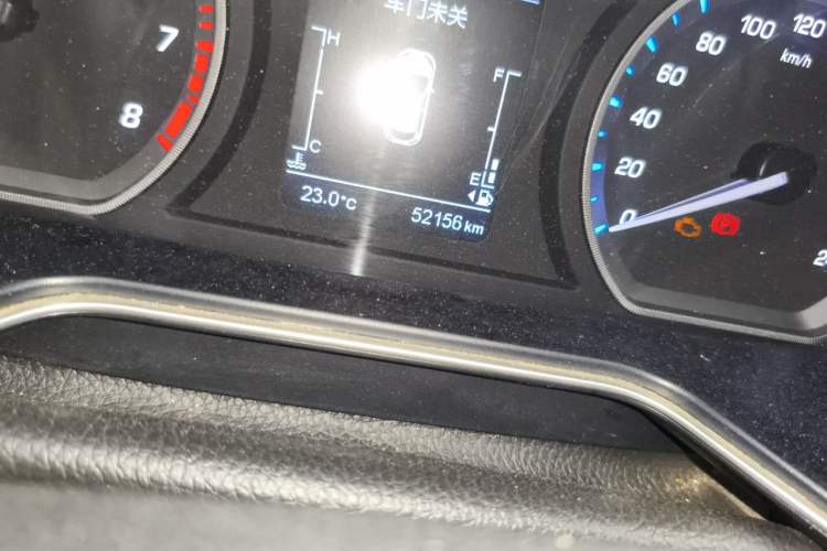 Used CHANGAN OSHAN X7 2020 1.5T Manual Luxury Version Odometer Close Up