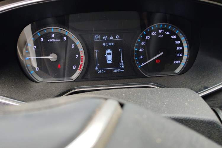 Used CHANGAN OSHAN X7 2020 1.5T Automatic Luxury Version Odometer Close Up