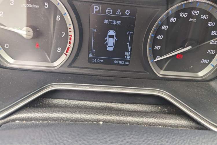 Used CHANGAN OSHAN X7 2020 1.5T Automatic Luxury Version Odometer Close Up