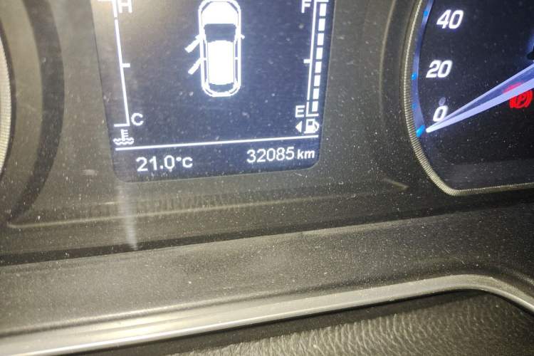 Used CHANGAN OSHAN X7 2020 1.5T Automatic Luxury Version Odometer Close Up