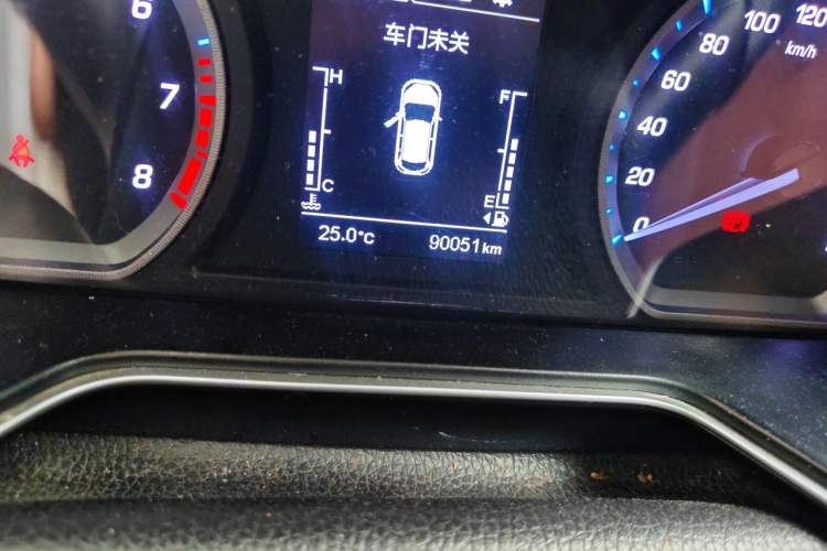 Used CHANGAN OSHAN X7 2020 1.5T Automatic Elite Edition Odometer Close Up
