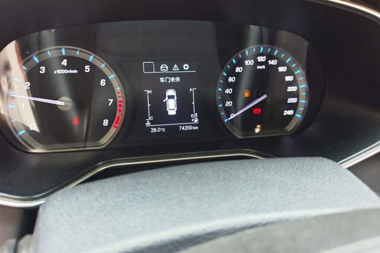 Used CHANGAN OSHAN X7 2020 1.5T Manual Luxury Version Odometer Close Up