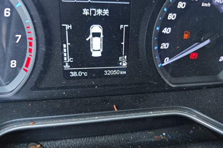 Used CHANGAN OSHAN X7 2020 1.5T Manual Elite Edition Odometer Close Up