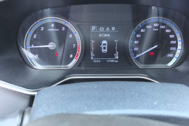 Used CHANGAN OSHAN X7 2020 1.5T Automatic Luxury Version Odometer Close Up