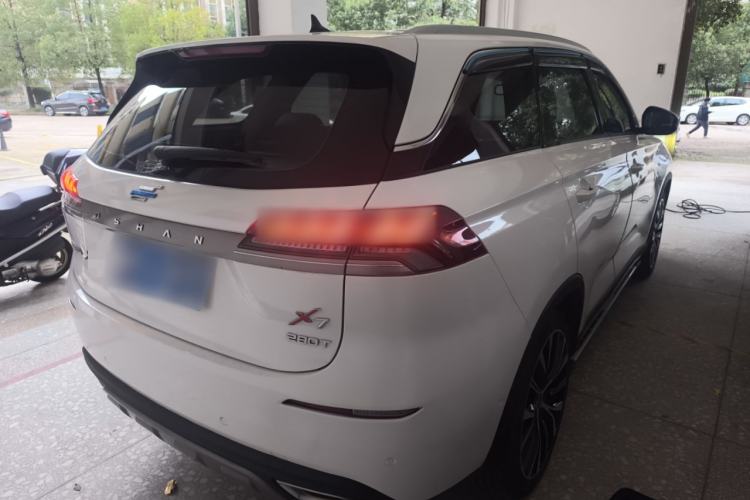 Used CHANGAN OSHAN X7 2020 1.5T Automatic Parking with Facial Recognition – Spacey & Carefree Edition Rear Right 45 Deg