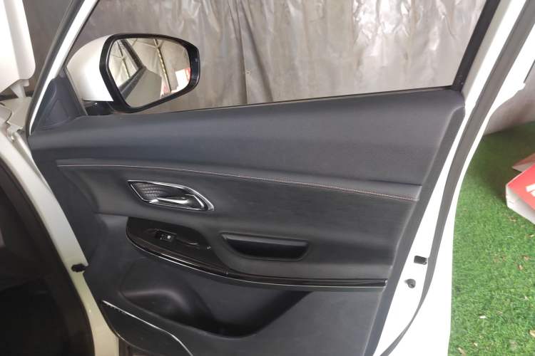 Used CHANGAN OSHAN X7 2020 1.5T Automatic Flagship Edition Right Front Door Interior