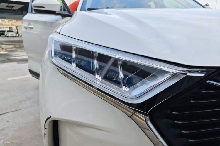 Used CHANGAN OSHAN X7 2020 1.5T Manual Luxury Version Right Front Headlight