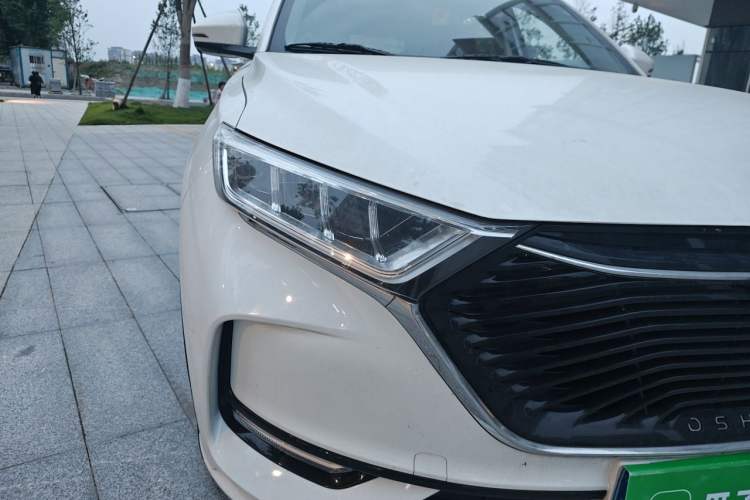 Used CHANGAN OSHAN X7 2020 1.5T Automatic Prestige Edition Right Front Headlight