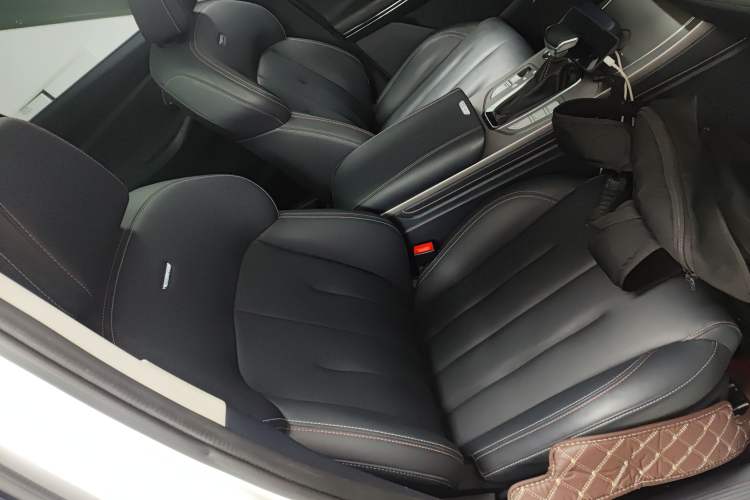 Used CHANGAN OSHAN X7 2020 1.5T Automatic Luxury Version Right Front Seat