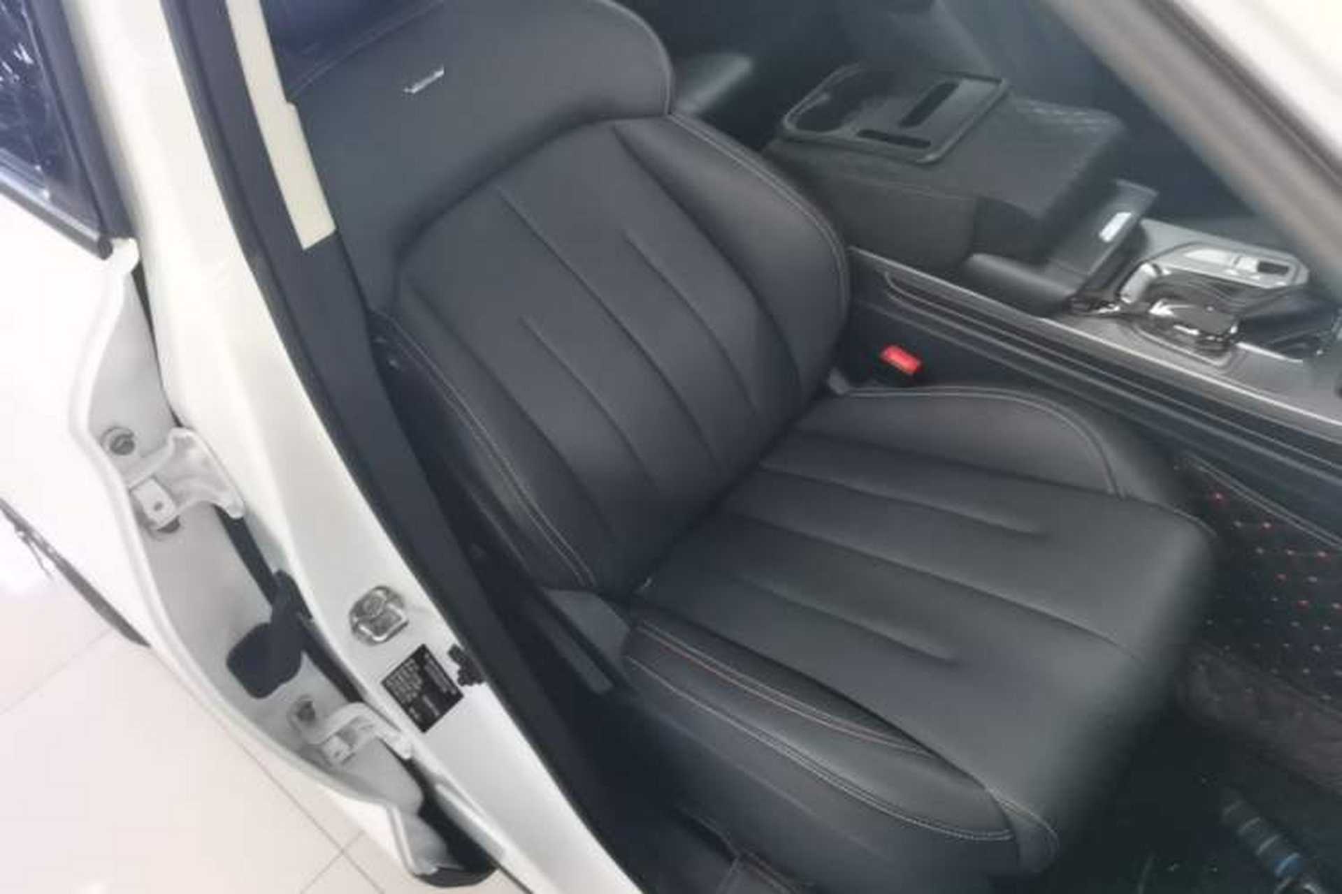 Used CHANGAN OSHAN X7 2020 1.5T Automatic Luxury Version Right Front Seat