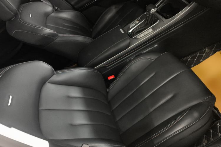 Used CHANGAN OSHAN X7 2020 1.5T Automatic Luxury Version Right Front Seat
