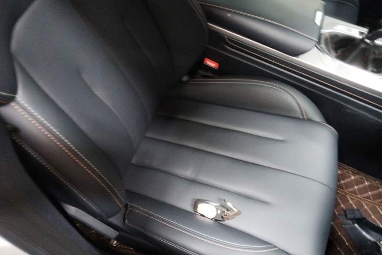 Used CHANGAN OSHAN X7 2020 1.5T Manual Luxury Version Right Front Seat