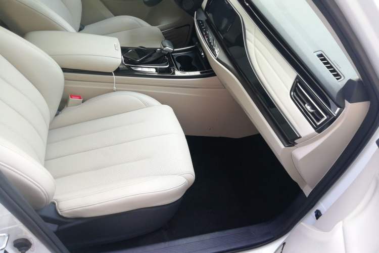 Used CHANGAN OSHAN X7 2020 1.5T Automatic Flagship Edition Right Front Seat