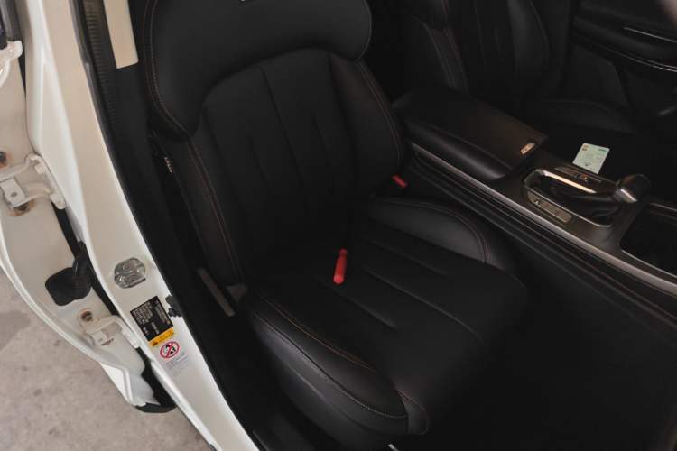 Used CHANGAN OSHAN X7 2020 1.5T Automatic Luxury Model Right Front Seat