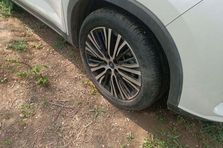 Used CHANGAN OSHAN X7 2020 1.5T Automatic Prestige Edition Right Front Wheel Hub