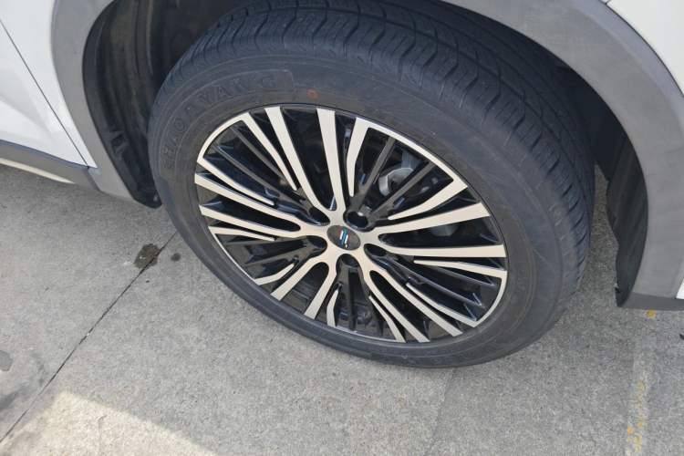 Used CHANGAN OSHAN X7 2020 1.5T Automatic Luxury Version Right Front Wheel Hub