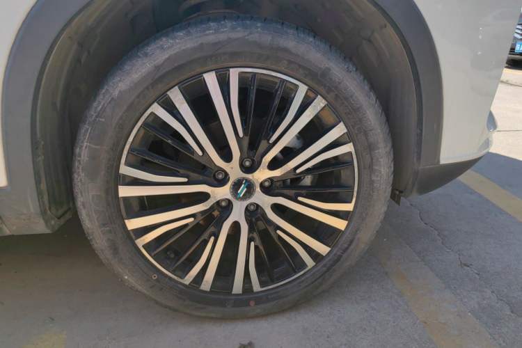 Used CHANGAN OSHAN X7 2020 1.5T Automatic Prestige Edition Right Front Wheel Hub