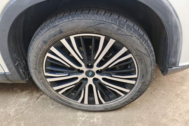 Used CHANGAN OSHAN X7 2020 1.5T Automatic Luxury Version Right Front Wheel Hub