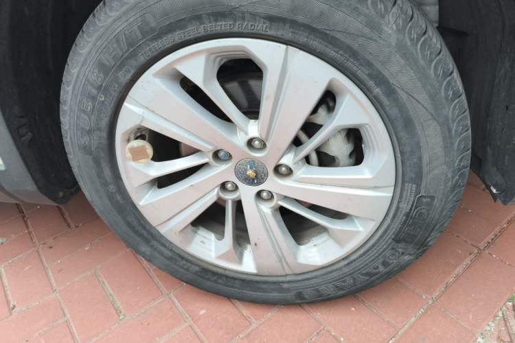 Used CHANGAN OSHAN X7 2020 1.5T Manual Luxury Version Right Front Wheel Hub