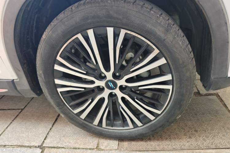 Used CHANGAN OSHAN X7 2020 1.5T Automatic Prestige Edition Right Front Wheel Hub
