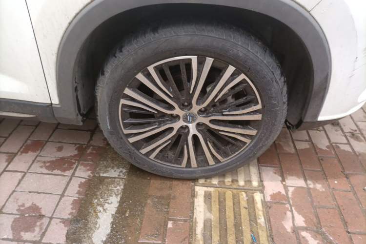 Used CHANGAN OSHAN X7 2020 1.5T Automatic Luxury Model Right Front Wheel Hub