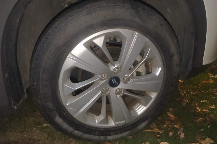 Used CHANGAN OSHAN X7 2020 1.5T Automatic Elite Edition Right Front Wheel Hub