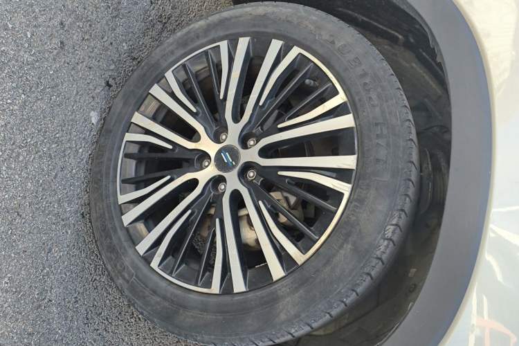 Used CHANGAN OSHAN X7 2020 1.5T Automatic Prestige Edition Right Front Wheel Hub