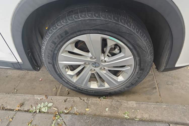 Used CHANGAN OSHAN X7 2020 1.5T Manual Elite Edition Right Front Wheel Hub