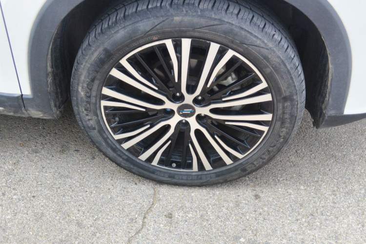 Used CHANGAN OSHAN X7 2020 1.5T Automatic Luxury Version Right Front Wheel Hub