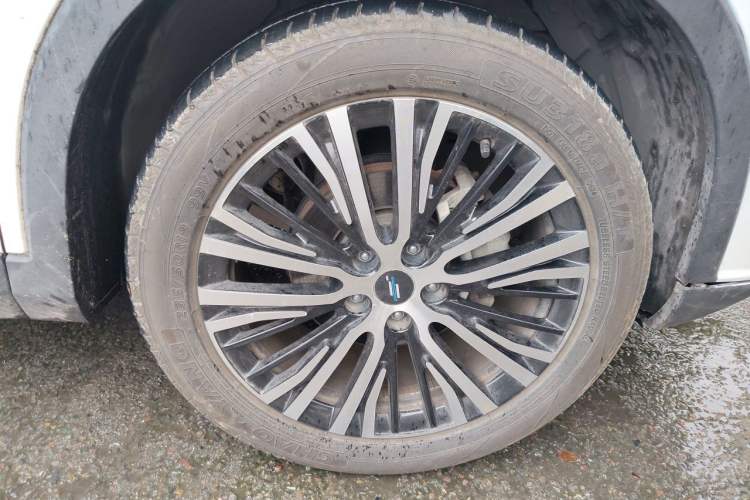 Used CHANGAN OSHAN X7 2020 1.5T Automatic Luxury Version Right Front Wheel Hub