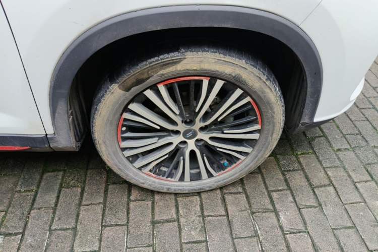 Used CHANGAN OSHAN X7 2020 1.5T Automatic Luxury Model Right Front Wheel Hub