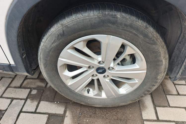 Used CHANGAN OSHAN X7 2020 1.5T Manual Luxury Version Right Front Wheel Hub