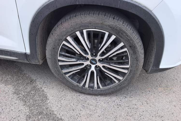 Used CHANGAN OSHAN X7 2020 1.5T Automatic Luxury Version Right Front Wheel Hub