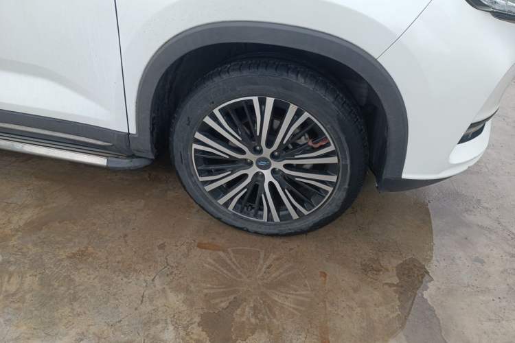 Used CHANGAN OSHAN X7 2020 1.5T Automatic Luxury Version Right Front Wheel Hub