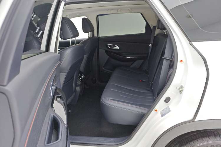 Used CHANGAN OSHAN X7 2020 1.5T Automatic Luxury Model Right Rear Seat