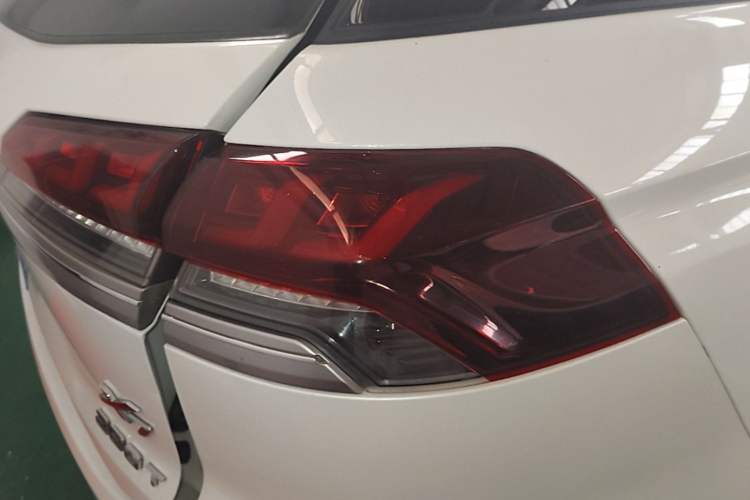 Used CHANGAN OSHAN X7 2020 1.5T Automatic Elite Edition Right Rear Taillight