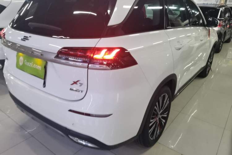 Used CHANGAN OSHAN X7 2020 1.5T Automatic Luxury Version Right Rear Taillight