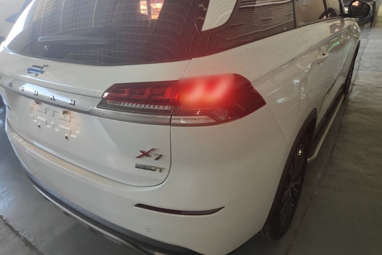 Used CHANGAN OSHAN X7 2020 1.5T Automatic Luxury Version Right Rear Taillight