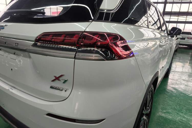 Used CHANGAN OSHAN X7 2020 1.5T Automatic Prestige Edition Right Rear Taillight