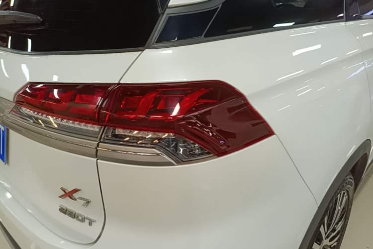Used CHANGAN OSHAN X7 2020 1.5T Automatic Luxury Version Right Rear Taillight