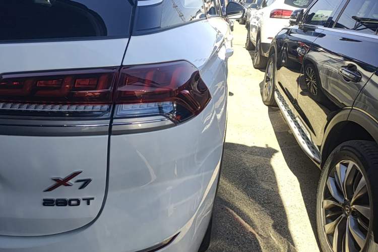 Used CHANGAN OSHAN X7 2020 1.5T Automatic Prestige Edition Right Rear Taillight